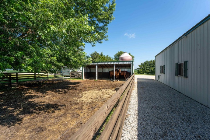 1392 Red Brick, DIXON, Illinois 61021, 3 Bedrooms Bedrooms, ,2 BathroomsBathrooms,House,For Sale,Red Brick,202504023