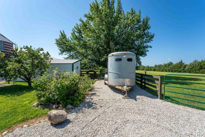 1392 Red Brick, DIXON, Illinois 61021, 3 Bedrooms Bedrooms, ,2 BathroomsBathrooms,House,For Sale,Red Brick,202504023