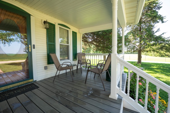 1392 Red Brick, DIXON, Illinois 61021, 3 Bedrooms Bedrooms, ,2 BathroomsBathrooms,House,For Sale,Red Brick,202504023