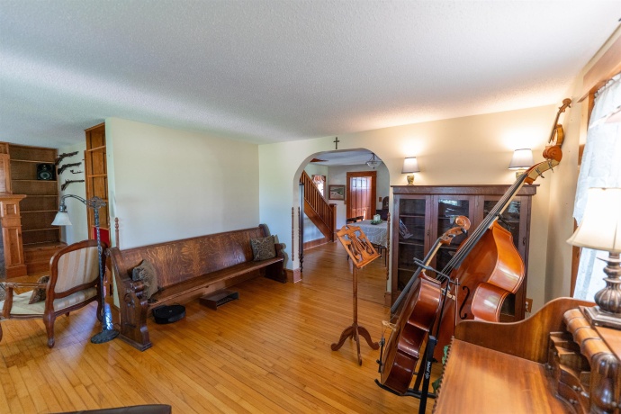 1392 Red Brick, DIXON, Illinois 61021, 3 Bedrooms Bedrooms, ,2 BathroomsBathrooms,House,For Sale,Red Brick,202504023