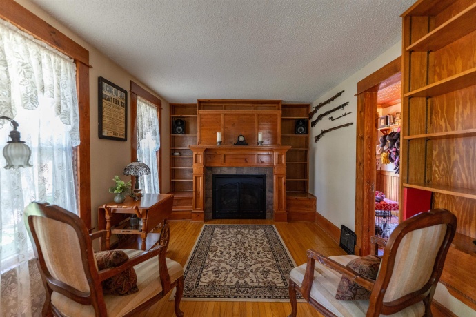 1392 Red Brick, DIXON, Illinois 61021, 3 Bedrooms Bedrooms, ,2 BathroomsBathrooms,House,For Sale,Red Brick,202504023