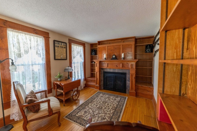 1392 Red Brick, DIXON, Illinois 61021, 3 Bedrooms Bedrooms, ,2 BathroomsBathrooms,House,For Sale,Red Brick,202504023