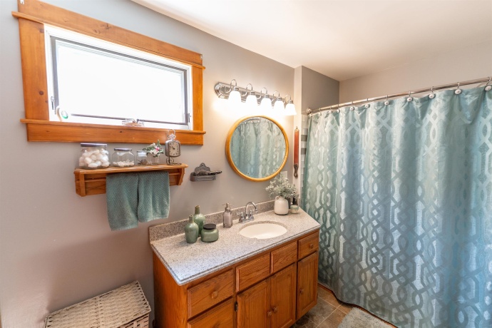 1392 Red Brick, DIXON, Illinois 61021, 3 Bedrooms Bedrooms, ,2 BathroomsBathrooms,House,For Sale,Red Brick,202504023