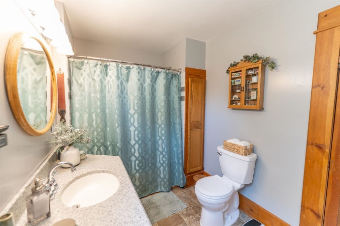 1392 Red Brick, DIXON, Illinois 61021, 3 Bedrooms Bedrooms, ,2 BathroomsBathrooms,House,For Sale,Red Brick,202504023