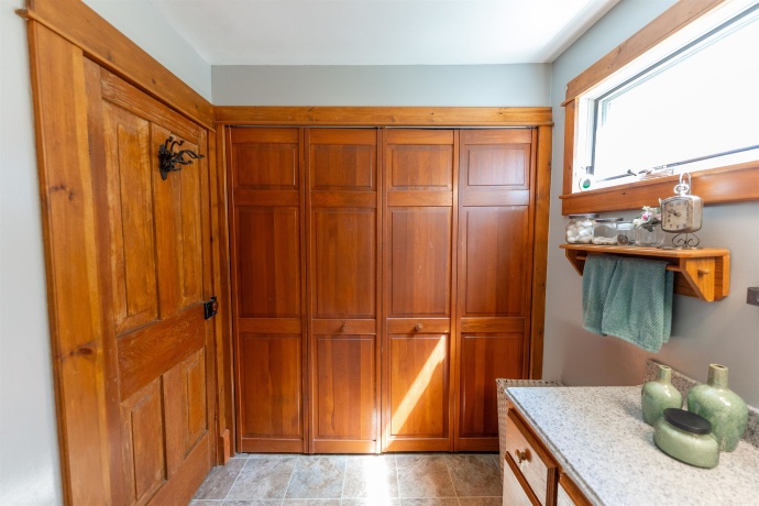 1392 Red Brick, DIXON, Illinois 61021, 3 Bedrooms Bedrooms, ,2 BathroomsBathrooms,House,For Sale,Red Brick,202504023