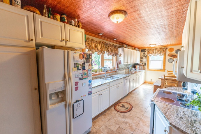 1392 Red Brick, DIXON, Illinois 61021, 3 Bedrooms Bedrooms, ,2 BathroomsBathrooms,House,For Sale,Red Brick,202504023