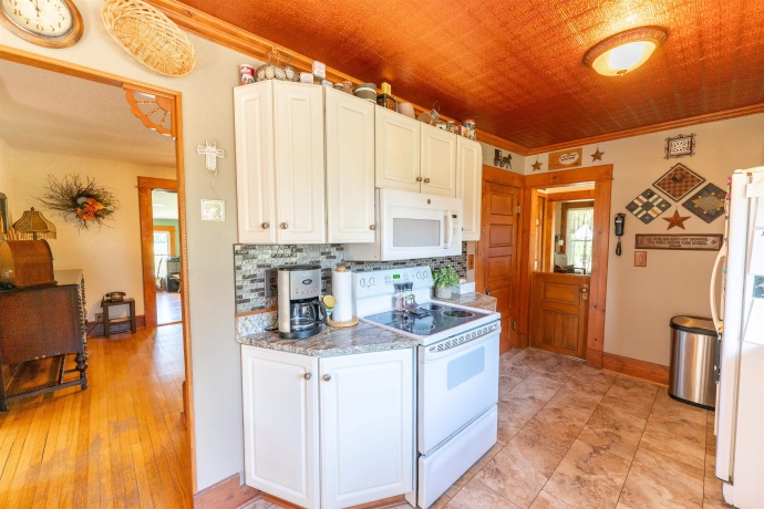 1392 Red Brick, DIXON, Illinois 61021, 3 Bedrooms Bedrooms, ,2 BathroomsBathrooms,House,For Sale,Red Brick,202504023