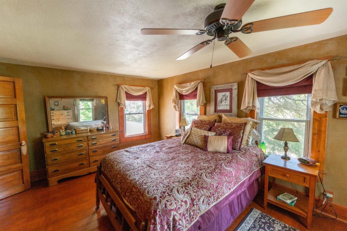 1392 Red Brick, DIXON, Illinois 61021, 3 Bedrooms Bedrooms, ,2 BathroomsBathrooms,House,For Sale,Red Brick,202504023