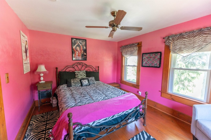 1392 Red Brick, DIXON, Illinois 61021, 3 Bedrooms Bedrooms, ,2 BathroomsBathrooms,House,For Sale,Red Brick,202504023