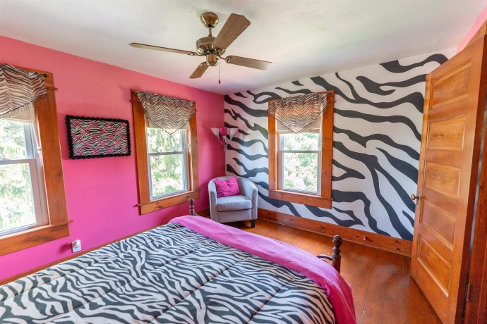 1392 Red Brick, DIXON, Illinois 61021, 3 Bedrooms Bedrooms, ,2 BathroomsBathrooms,House,For Sale,Red Brick,202504023