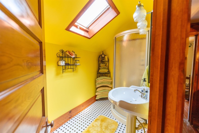 1392 Red Brick, DIXON, Illinois 61021, 3 Bedrooms Bedrooms, ,2 BathroomsBathrooms,House,For Sale,Red Brick,202504023