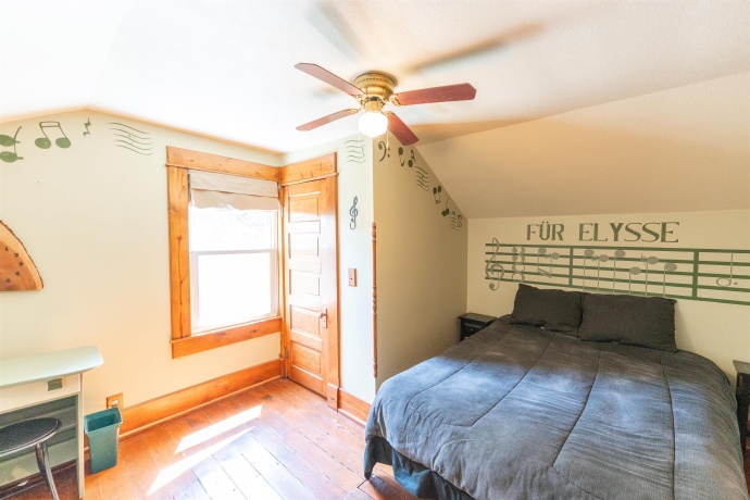 1392 Red Brick, DIXON, Illinois 61021, 3 Bedrooms Bedrooms, ,2 BathroomsBathrooms,House,For Sale,Red Brick,202504023