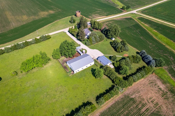 1392 Red Brick, DIXON, Illinois 61021, 3 Bedrooms Bedrooms, ,2 BathroomsBathrooms,House,For Sale,Red Brick,202504023