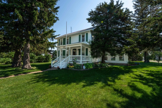 1392 Red Brick, DIXON, Illinois 61021, 3 Bedrooms Bedrooms, ,2 BathroomsBathrooms,House,For Sale,Red Brick,202504023