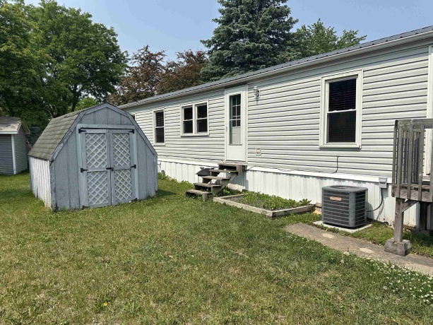 666 Bluff #818, SOUTH BELOIT, Illinois 61080, 3 Bedrooms Bedrooms, ,2 BathroomsBathrooms,House,For Sale,Bluff #818,202502867