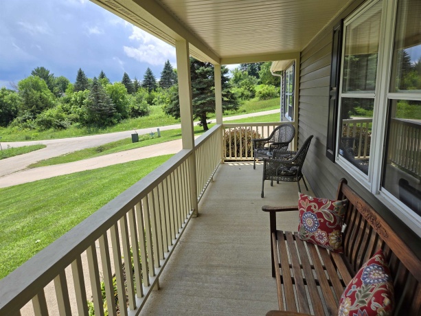 1A49 Blackhawk, APPLE RIVER, Illinois 61001, 5 Bedrooms Bedrooms, ,3 BathroomsBathrooms,House,For Sale,Blackhawk,202504082