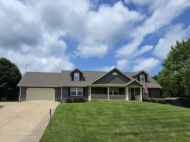 1A49 Blackhawk, APPLE RIVER, Illinois 61001, 5 Bedrooms Bedrooms, ,3 BathroomsBathrooms,House,For Sale,Blackhawk,202504082