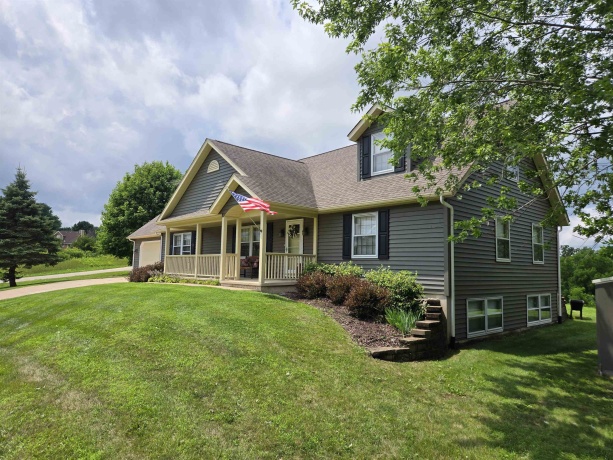 1A49 Blackhawk, APPLE RIVER, Illinois 61001, 5 Bedrooms Bedrooms, ,3 BathroomsBathrooms,House,For Sale,Blackhawk,202504082