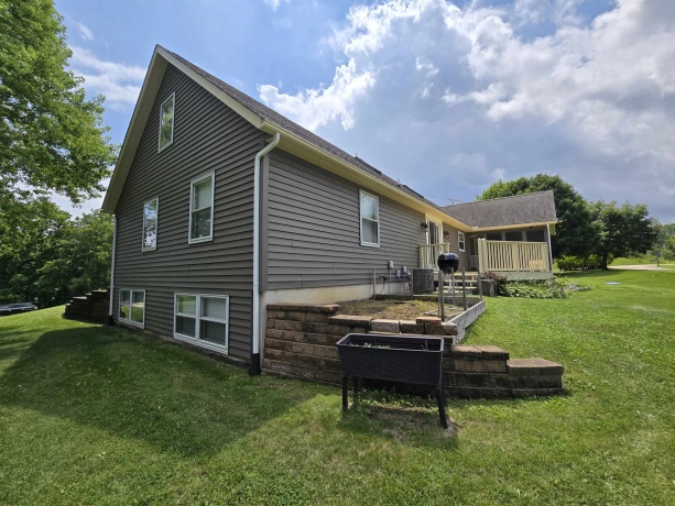 1A49 Blackhawk, APPLE RIVER, Illinois 61001, 5 Bedrooms Bedrooms, ,3 BathroomsBathrooms,House,For Sale,Blackhawk,202504082