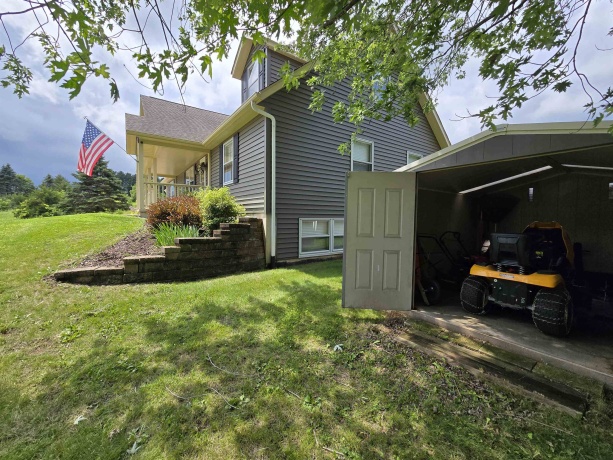 1A49 Blackhawk, APPLE RIVER, Illinois 61001, 5 Bedrooms Bedrooms, ,3 BathroomsBathrooms,House,For Sale,Blackhawk,202504082