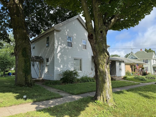 607 Jackson, MOUNT CARROLL, Illinois 61053, ,3 - 4 Units,For Sale,Jackson,202504114