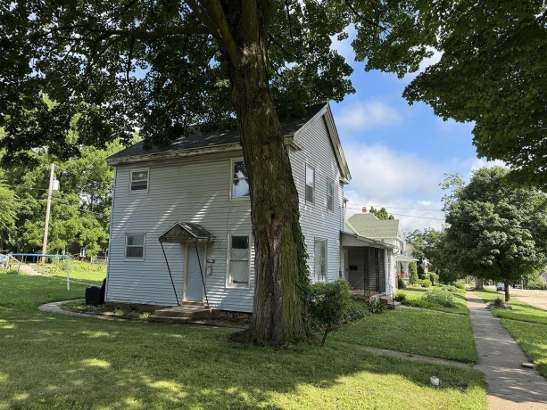 607 Jackson, MOUNT CARROLL, Illinois 61053, ,3 - 4 Units,For Sale,Jackson,202504114