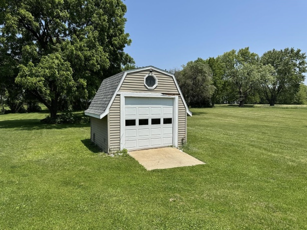 25115 Locust, LANARK, Illinois 61046, 3 Bedrooms Bedrooms, ,1 BathroomBathrooms,House,For Sale,Locust,202406200