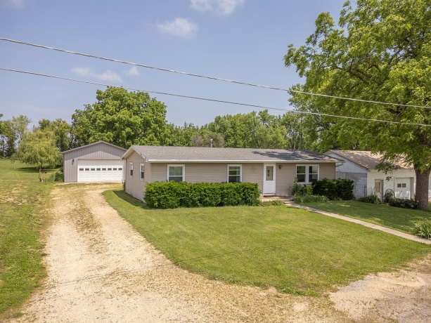 25115 Locust, LANARK, Illinois 61046, 3 Bedrooms Bedrooms, ,1 BathroomBathrooms,House,For Sale,Locust,202406200