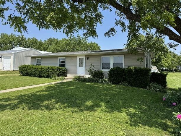 25115 Locust, LANARK, Illinois 61046, 3 Bedrooms Bedrooms, ,1 BathroomBathrooms,House,For Sale,Locust,202406200