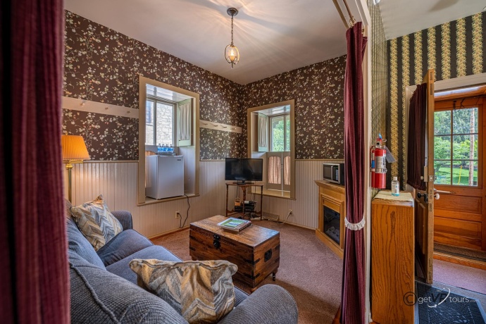 412 Spring, GALENA, Illinois 61036, ,Mixed Use,For Sale,Spring,201773