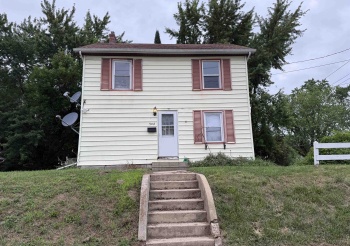 904 Douglas, FREEPORT, Illinois 61032, 3 Bedrooms Bedrooms, ,1 BathroomBathrooms,House,For Sale,Douglas,202504195