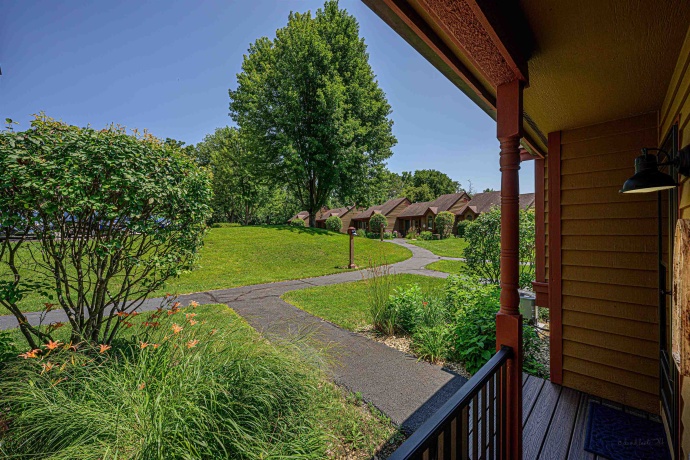 9 Oak Glen, GALENA, Illinois 61036, 2 Bedrooms Bedrooms, ,2 BathroomsBathrooms,Condominium,For Sale,Oak Glen,202504228