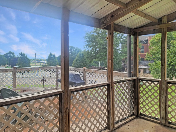 310 Madison, ELIZABETH, Illinois 61028, 2 Bedrooms Bedrooms, ,1 BathroomBathrooms,House,For Sale,Madison,202504231