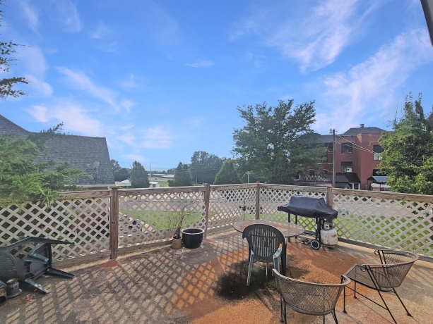 310 Madison, ELIZABETH, Illinois 61028, 2 Bedrooms Bedrooms, ,1 BathroomBathrooms,House,For Sale,Madison,202504231