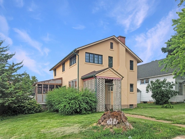 310 Madison, ELIZABETH, Illinois 61028, 2 Bedrooms Bedrooms, ,1 BathroomBathrooms,House,For Sale,Madison,202504231