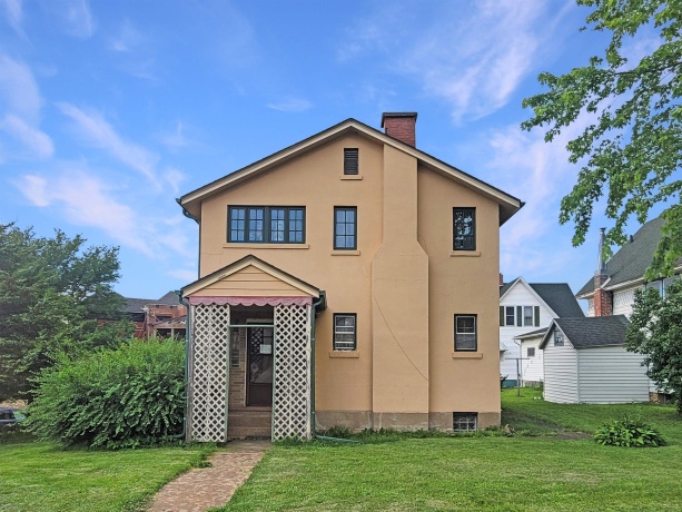 310 Madison, ELIZABETH, Illinois 61028, 2 Bedrooms Bedrooms, ,1 BathroomBathrooms,House,For Sale,Madison,202504231