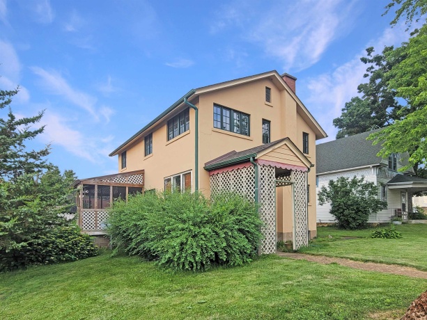 310 Madison, ELIZABETH, Illinois 61028, 2 Bedrooms Bedrooms, ,1 BathroomBathrooms,House,For Sale,Madison,202504231