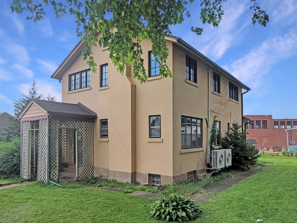 310 Madison, ELIZABETH, Illinois 61028, 2 Bedrooms Bedrooms, ,1 BathroomBathrooms,House,For Sale,Madison,202504231