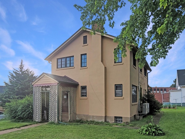 310 Madison, ELIZABETH, Illinois 61028, 2 Bedrooms Bedrooms, ,1 BathroomBathrooms,House,For Sale,Madison,202504231