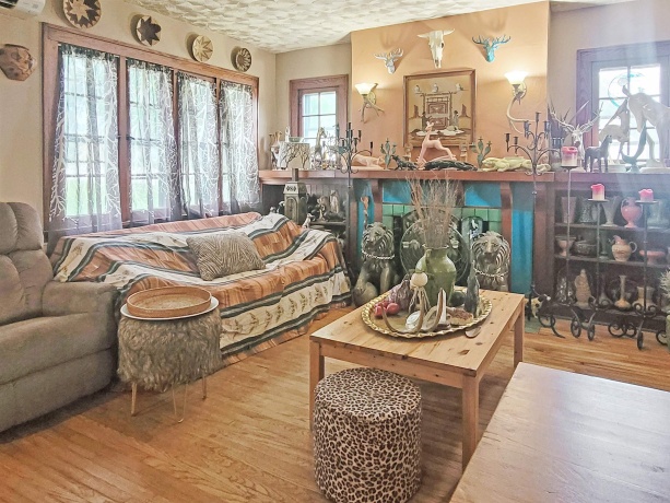 310 Madison, ELIZABETH, Illinois 61028, 2 Bedrooms Bedrooms, ,1 BathroomBathrooms,House,For Sale,Madison,202504231