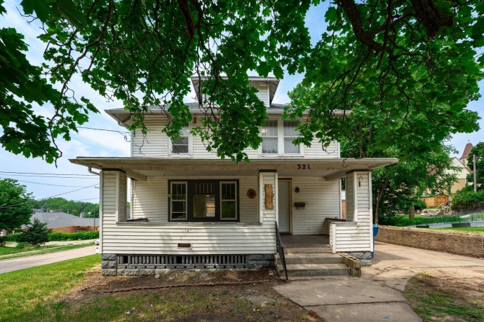 321 Ottawa, DIXON, Illinois 61021, 4 Bedrooms Bedrooms, ,1 BathroomBathrooms,House,For Sale,Ottawa,202503213