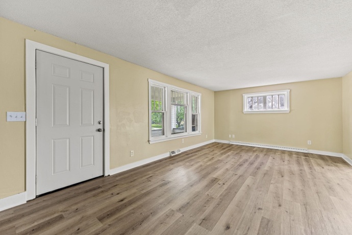 321 Ottawa, DIXON, Illinois 61021, 4 Bedrooms Bedrooms, ,1 BathroomBathrooms,House,For Sale,Ottawa,202503213