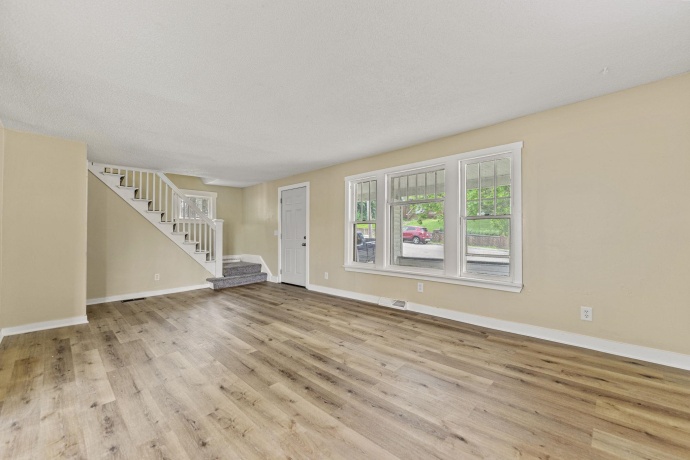 321 Ottawa, DIXON, Illinois 61021, 4 Bedrooms Bedrooms, ,1 BathroomBathrooms,House,For Sale,Ottawa,202503213