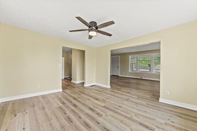 321 Ottawa, DIXON, Illinois 61021, 4 Bedrooms Bedrooms, ,1 BathroomBathrooms,House,For Sale,Ottawa,202503213