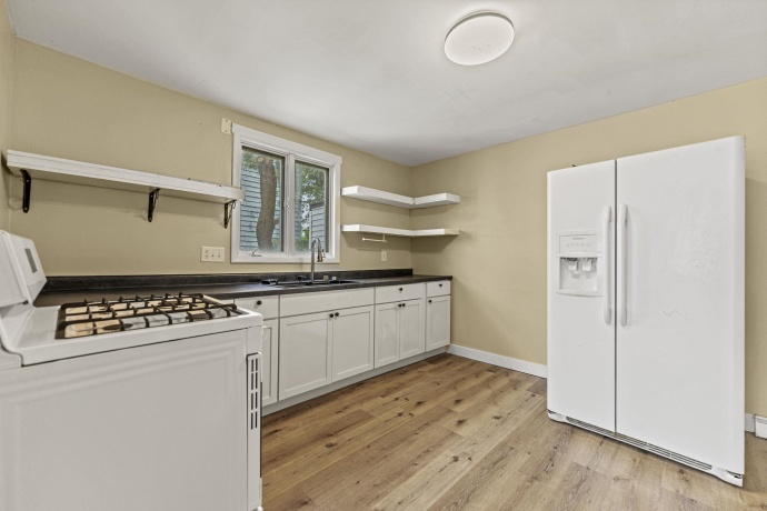 321 Ottawa, DIXON, Illinois 61021, 4 Bedrooms Bedrooms, ,1 BathroomBathrooms,House,For Sale,Ottawa,202503213