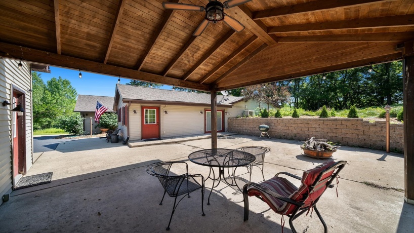 1101 Spring Creek, OREGON, Illinois 61061, 3 Bedrooms Bedrooms, ,2 BathroomsBathrooms,House,For Sale,Spring Creek,202504281