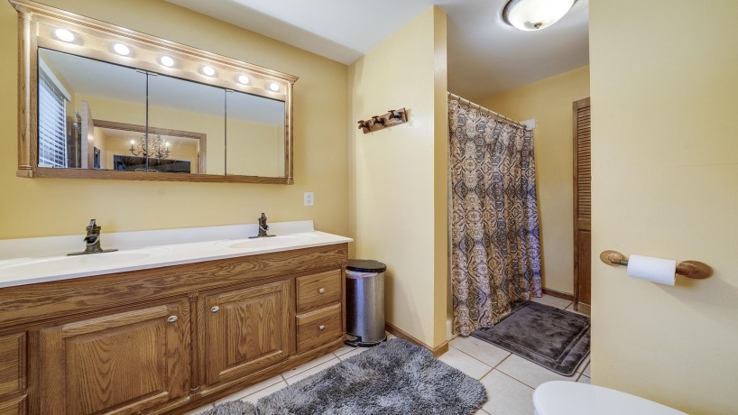 1101 Spring Creek, OREGON, Illinois 61061, 3 Bedrooms Bedrooms, ,2 BathroomsBathrooms,House,For Sale,Spring Creek,202504281