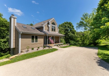 9 Bluffwood, GALENA, Illinois 61036, 4 Bedrooms Bedrooms, ,3 BathroomsBathrooms,House,For Sale,Bluffwood,202504320