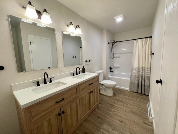 215 Hickory, LENA, Illinois 61048, 4 Bedrooms Bedrooms, ,2 BathroomsBathrooms,House,For Sale,Hickory,202504341