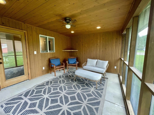 215 Hickory, LENA, Illinois 61048, 4 Bedrooms Bedrooms, ,2 BathroomsBathrooms,House,For Sale,Hickory,202504341